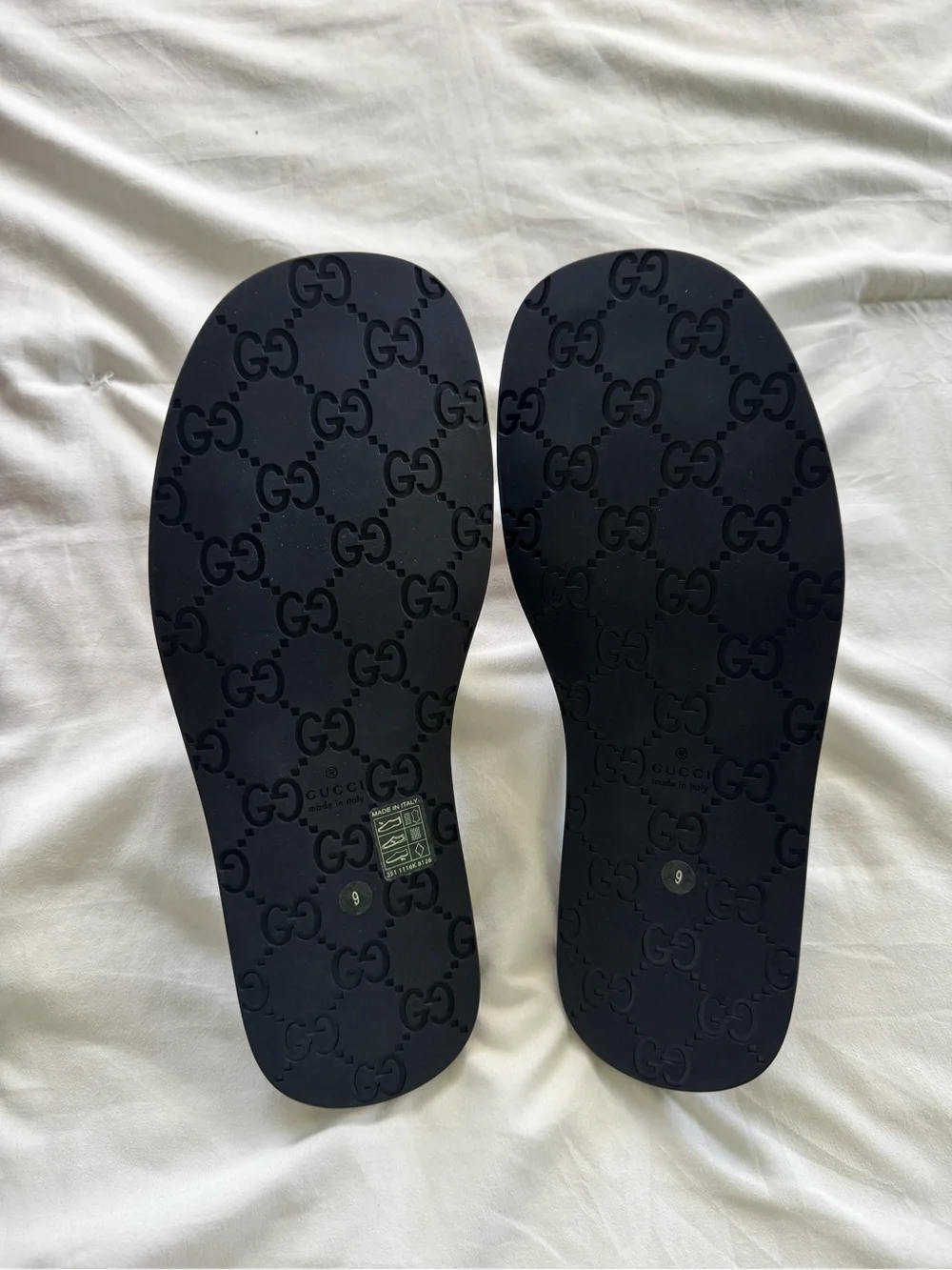 Gucci Mens Slides w/Interlocking G
